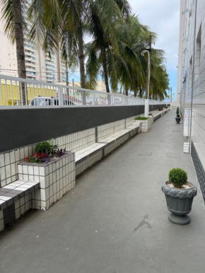Condomínio Malibú - APARTAMENTO NO TÉRREO - 150 metros da praia Vila Mirim